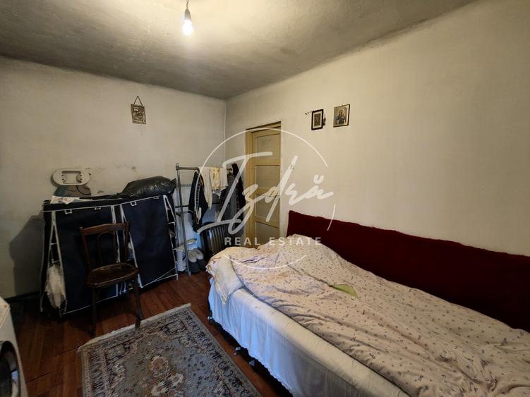 Casa de vanzare la tara cu 1303 mp teren