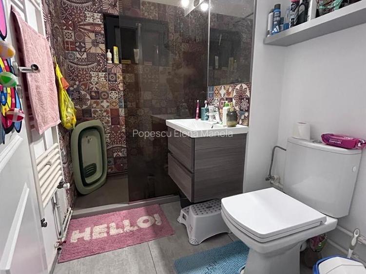 Vand apartament 3 camere, decomandat