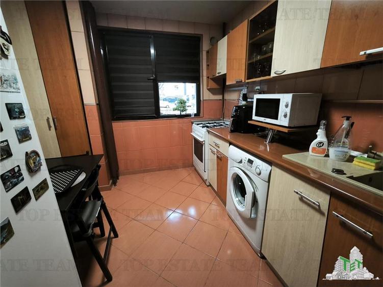 Apartament de vanzare 3 camere amenajat cu gust in zona Giulesti