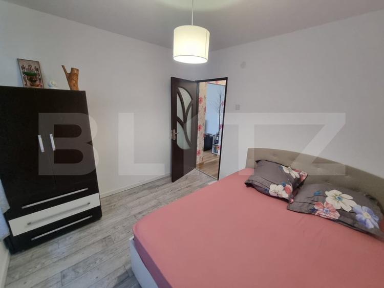 Apartament de vanzare, cu 2 camere semidecomandat, 38 mp, zona Craiovita noua