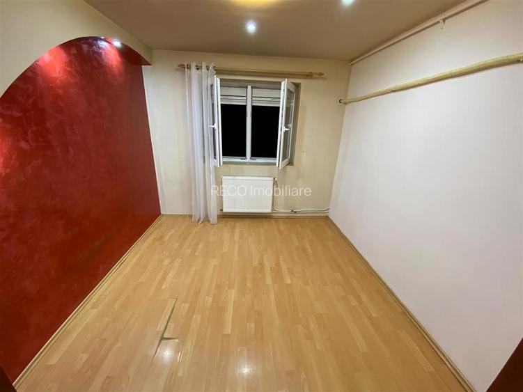RECO Apartament 3 camere decomandat de inchiriat in Rogerius. - 5
