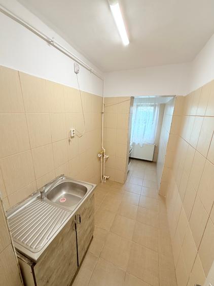 Garsoniera de Vanzare situata in zona Giurgiului Dedeman Str Anghel Moldoveanu