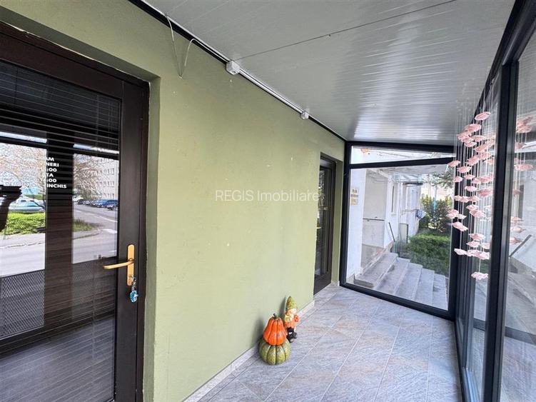 Vanzare spatiu comercial in cartierul Tractorul – 2 studiouri independente - 4