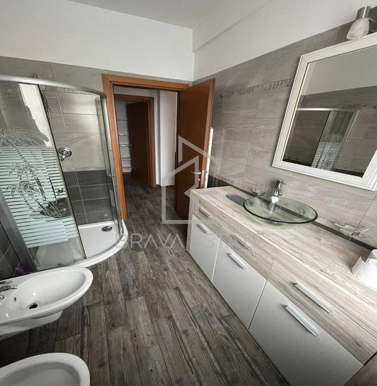 Apartament 2 camere, 2 balcoane, parcare, zona Bună Ziua