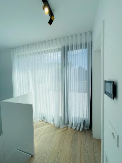 TOWNHOUSE cu 5 dormitori in Ansamblu Securizat cu Parc si Facilitati Comune