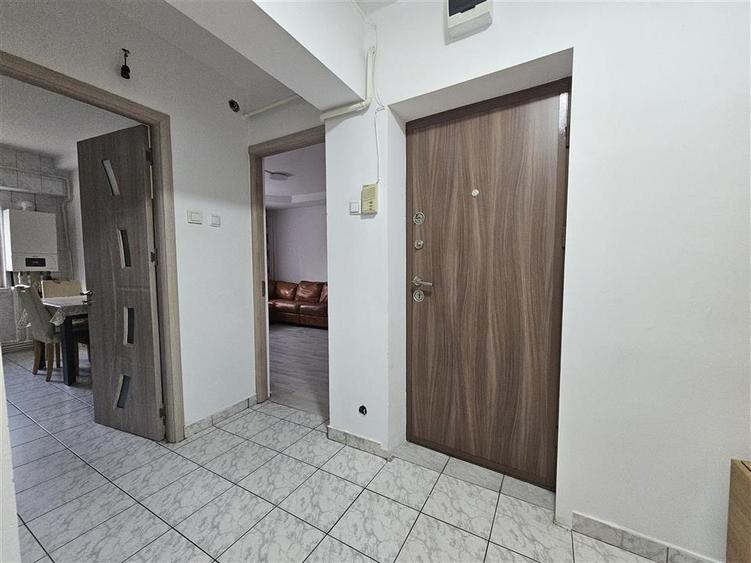 Apartament spatios, mobilat si utilat, la bulevard