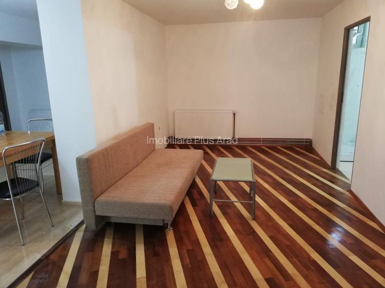 Vand vila 8 camere zona centrala - 17