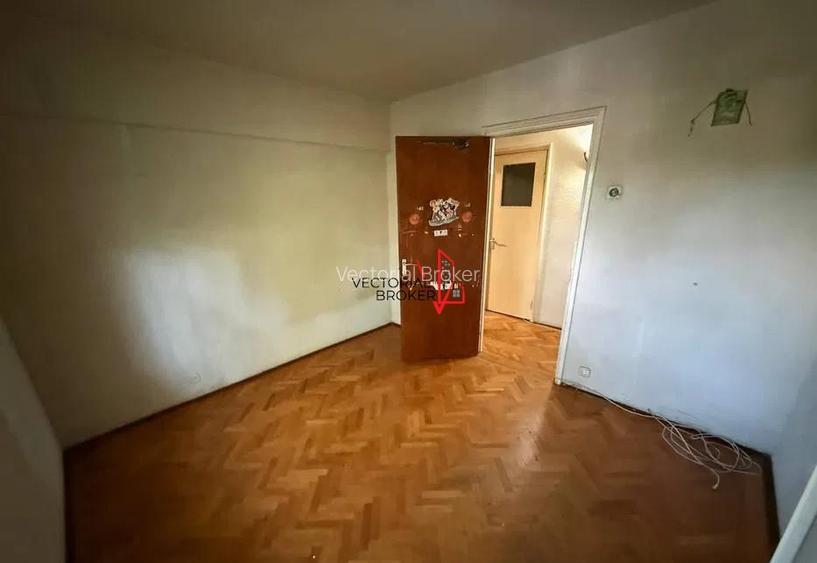 4 camere Titan Costin Georgian Metrou - 14