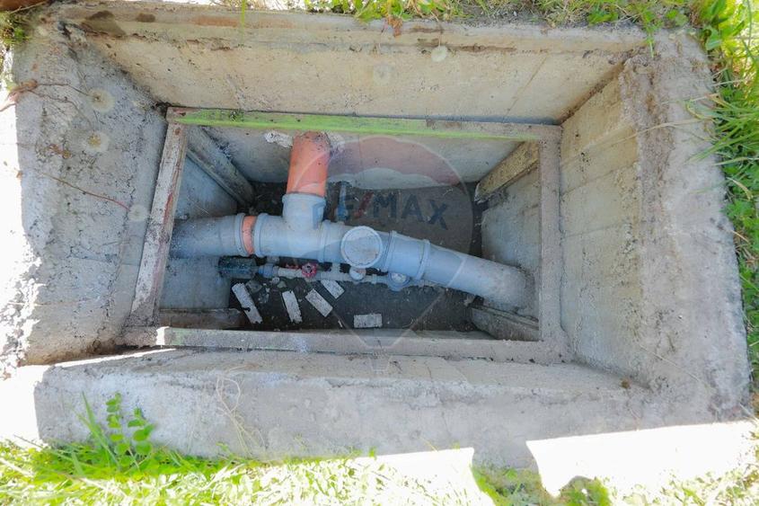 Casă rustică pe malul Crișului Repede, de vânzare, Vadu Crișului