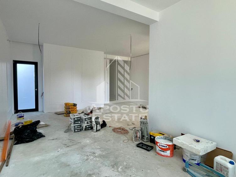 Duplex modern Chisoda stadiul la alb
