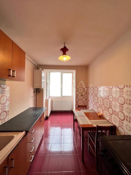 Apartament 3 camere, zonă centrală – Piața Abator