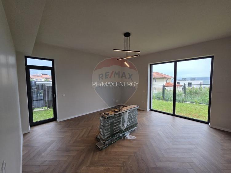 Vila de inchiriat in Voronet. Prima inchiriere, 5 camere. - 6