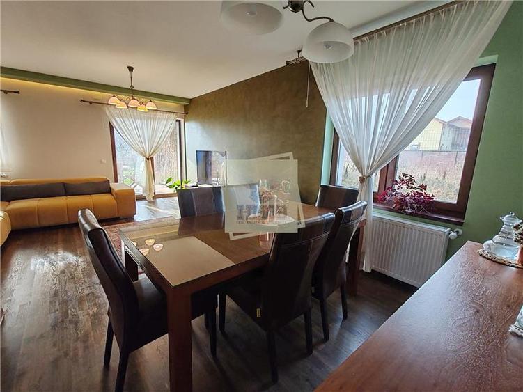 Casa moderna 3 camere 2 bai teren 790mp zona Cetate