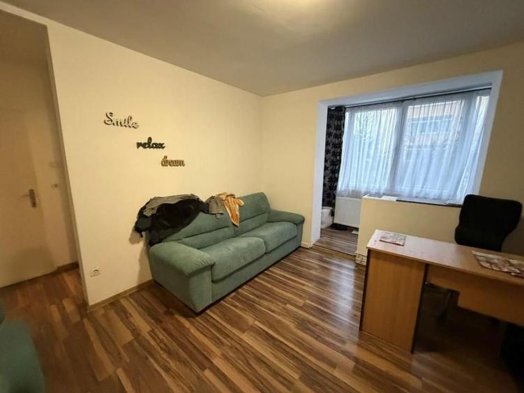 Apartament 3 camere et. 1 zona Cedonia