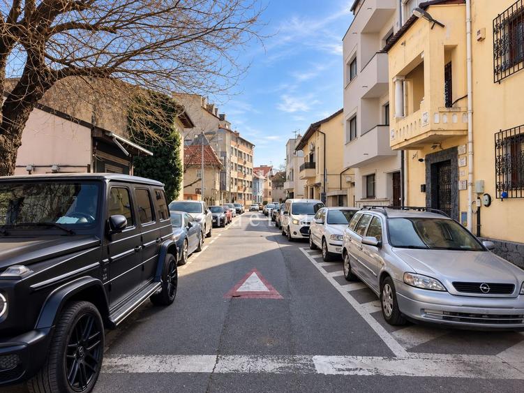Casa | 11 camere | Str. Toamnei | Dacia
