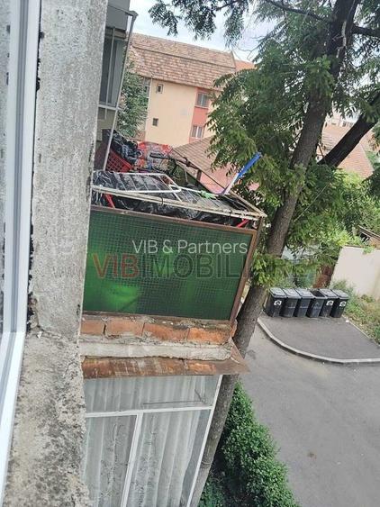 Se oferă spre vânzare un apartament cu 2 camere, situat în zona Șagului, pe stra - 6