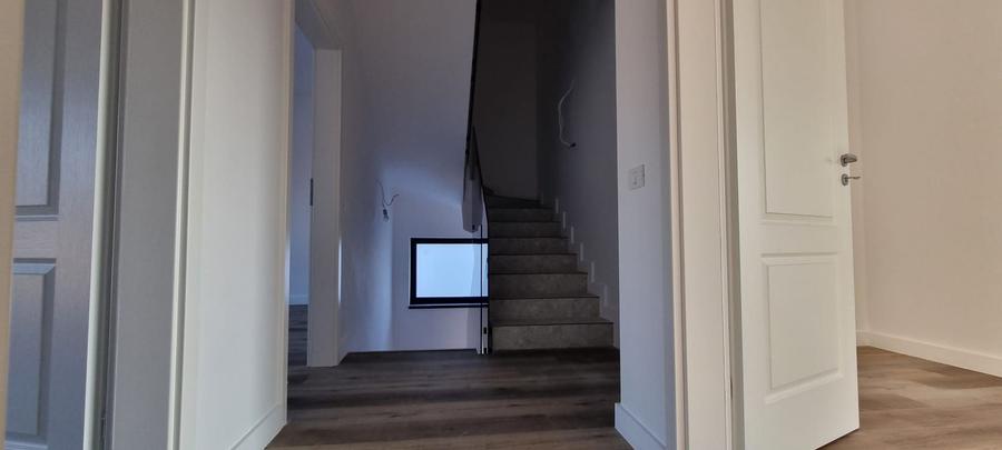 Vilă NOUĂ | Curte 400 mp | Mansardă pe placă | Lângă Parc Ghidigeni