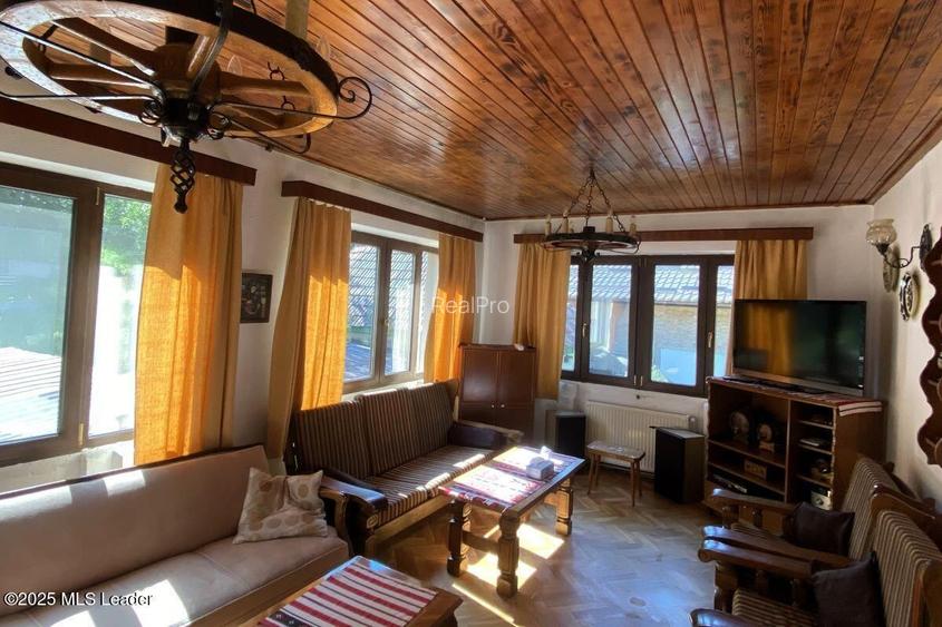 Bran - Casa pe strada Valea Portii, 223 mp, 4 dormitoare, teren 320 mp - 3