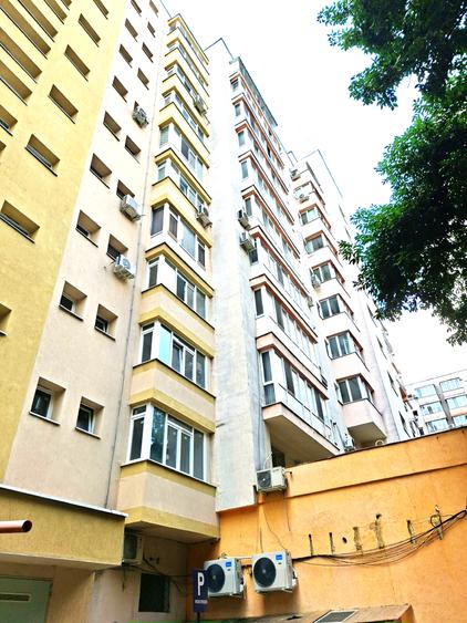 Apartament 3 camere decomandat  Locație excelentă între Metrou Obor și Iancului