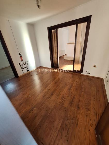 Faleza Nord, imobil P+1, 7 camere - 20