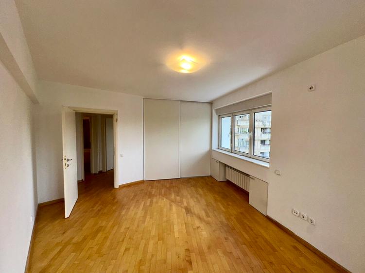 5 Camere pe Bulevardul Unirii vedere la Fântâni