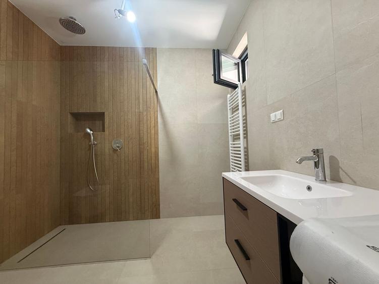 Vanzare Apartament 3 camere - 123 mp - Zona VItan - Bloc nou
