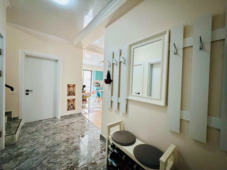 Casă de vânzare 5 camere - individuală | 400 mp | La cheie | Berceni - Zonă Nouă