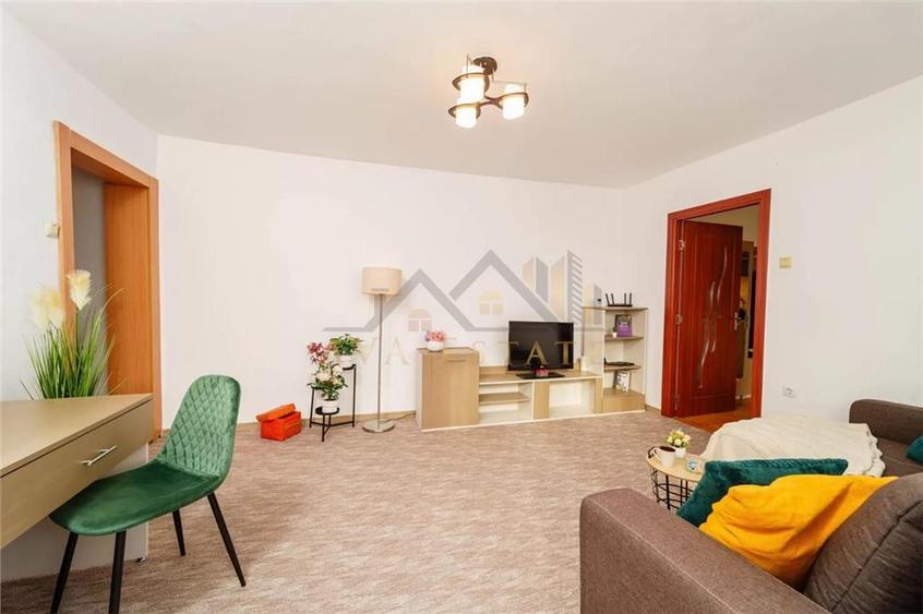 Apartament 3 camere, semidecomandat, 67 mp, et.3, +centrala-Zona Cetatii