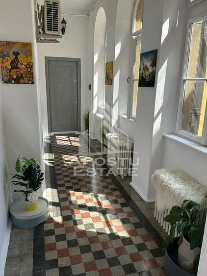 Airbnb ultracentral, in Timișoara, Piața Victoriei cladire restauranta