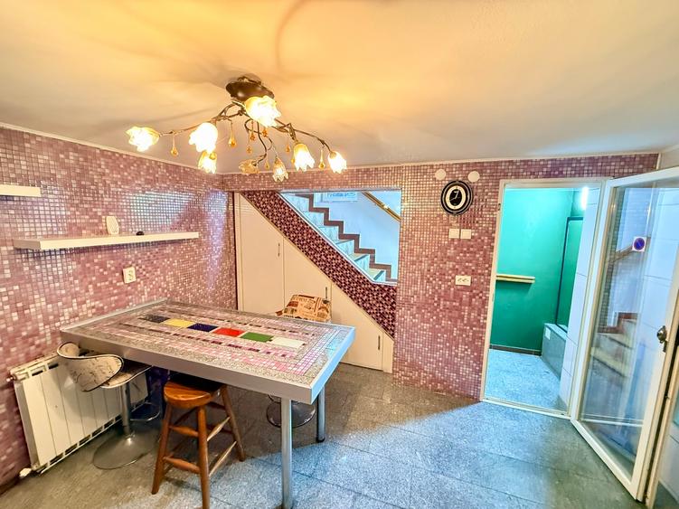 Vatra Luminoasa / Piata Iancului / Vila individuala cu 6 camere/ 230 mp