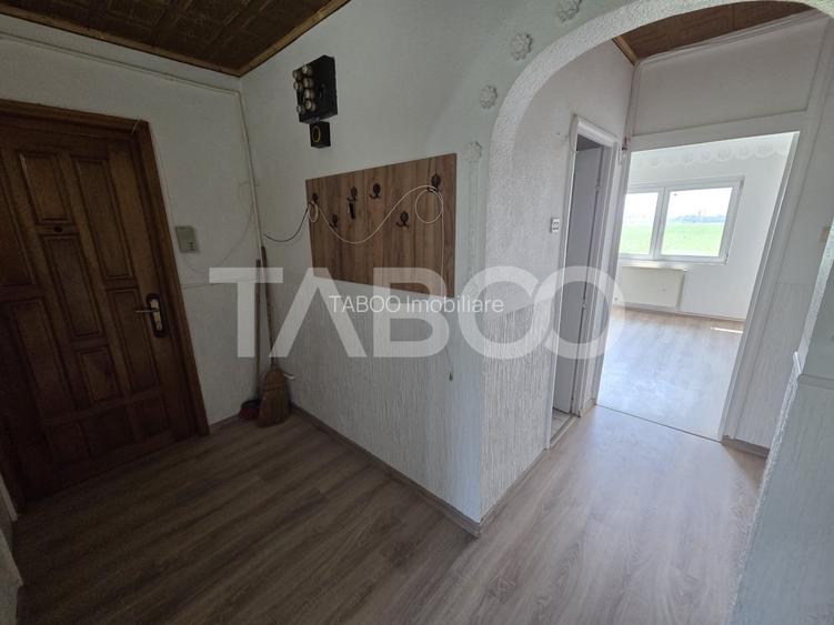 Apartament 3 camere de inchiriat zona Campului etaj 2 - 6