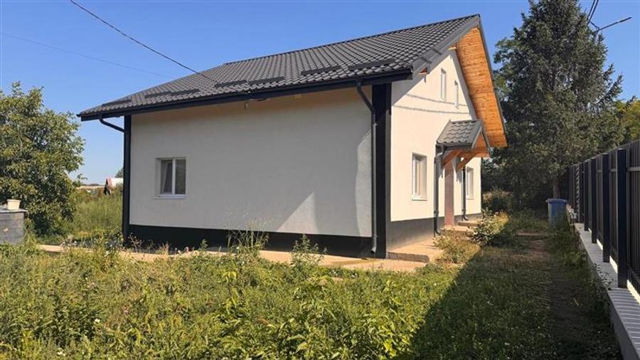Casa traditionala reconditionata,  cu vedere la lac, Dorobant