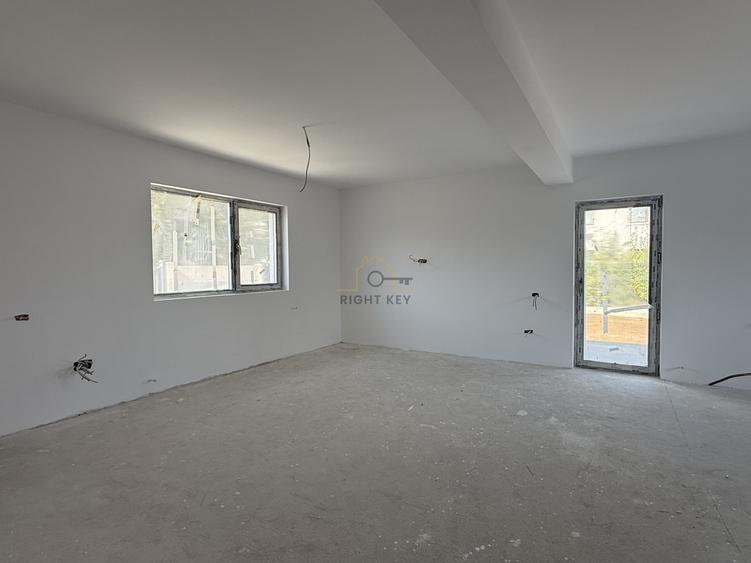 Oportunitate! Casa tip duplex, 3 cam, placa, T: 250mp! Comision 0%!