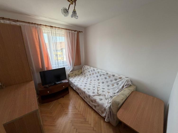 Apartament 3 camere de inchiriat, etaj 5 - zona Cetate