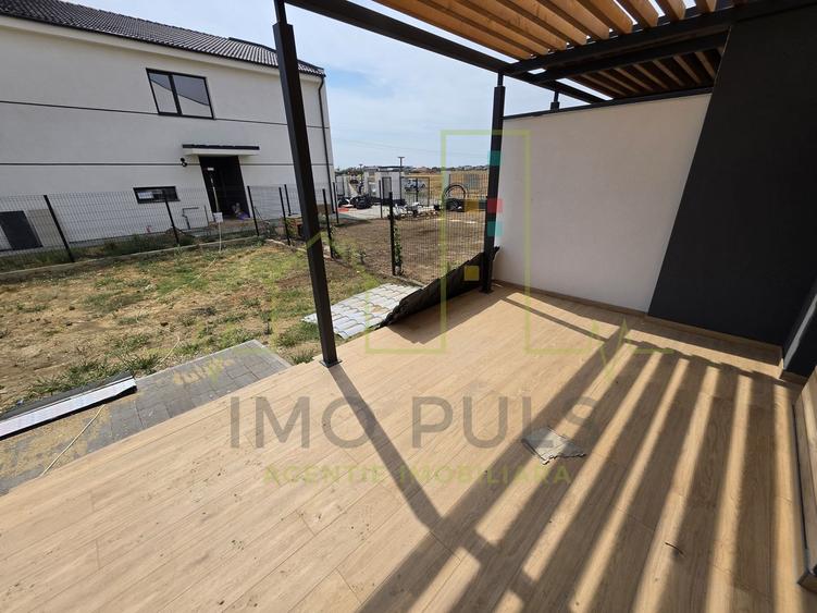 1/2 Duplex. 5 Camere. 3 Bai. Panouri solare + Prosumator. Finisaje la alegere.