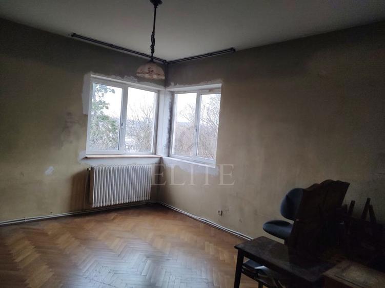 Apartament 4 camere în zona CLINICILOR