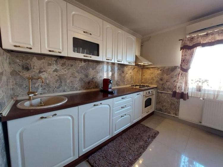 13 septembrie | 3 camere | 80mp | et 8 | bloc reabilitat | 165.700