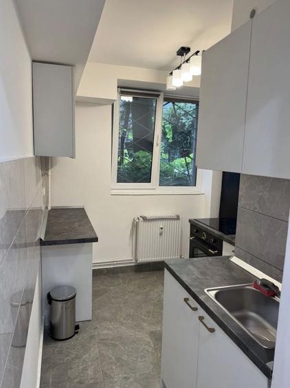 GARSONIERA - FLOREASCA, BLOC REABILITAT, MASIAN DE SPALAT VASE, MODERN