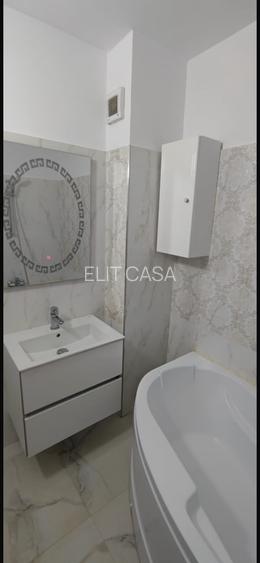 Apartament cu 3 camere decomandat, etajul 3/8, zona Dacia - 11