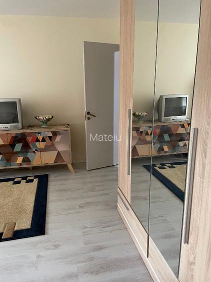Proprietar, vand apartament cu 2 camere si balcon inchis. Pret usor negociabil - 7