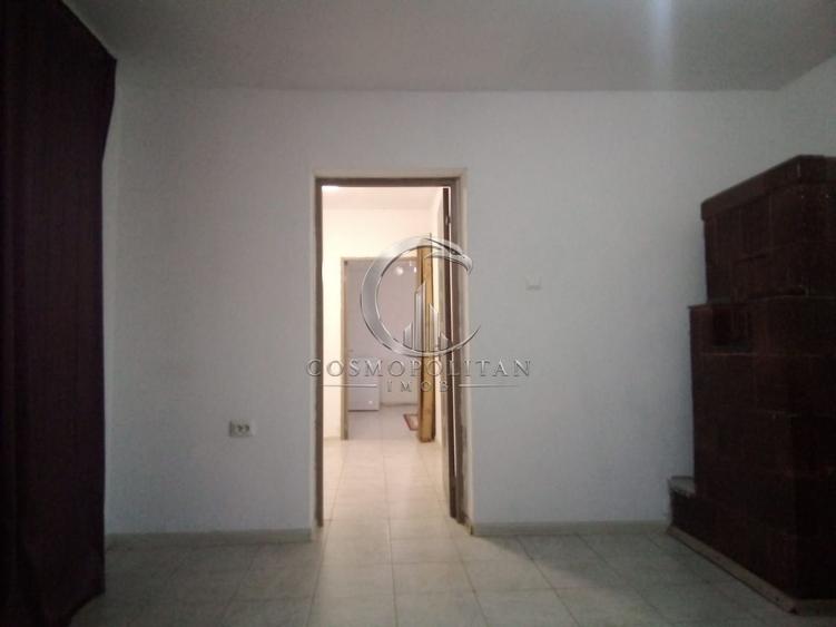 Casa in comuna Sageata BZ teren 3000mp renovata recent Pret: 39.000 euro