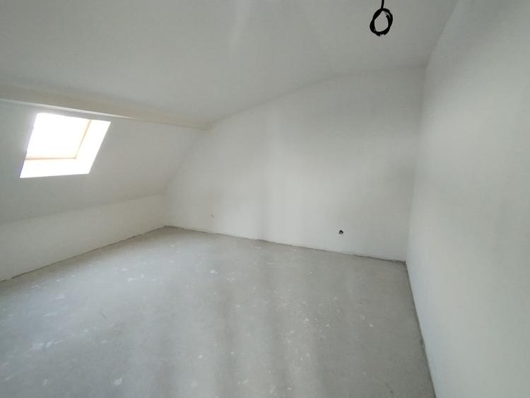 Apartament unic de vanzare, 4 camere, terasa acoperita, Zona Cetatii
