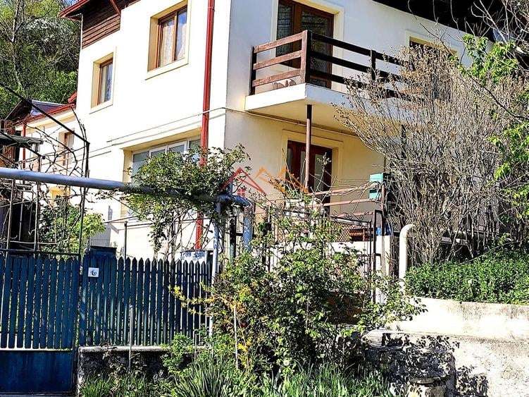 VILĂ P+E DE VÂNZARE | 5 CAMERE | TEREN 451 MP | CÂMPINA