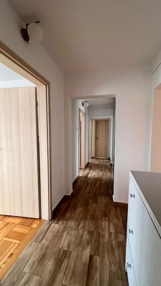 Vând apartament 5 camere