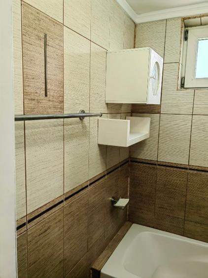 Apartament 2 camere zona pod căprioara ,renovat recent