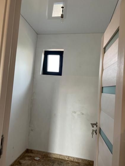 Direct proprietar vând vilă P+1 în Lumina
