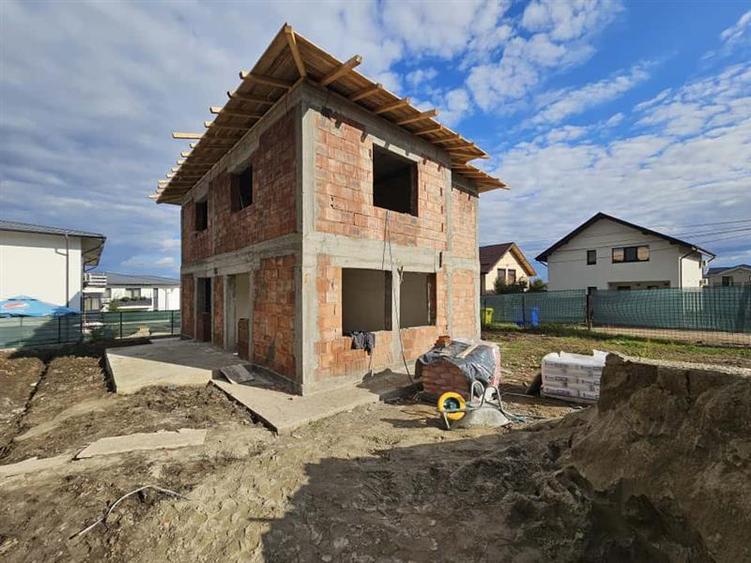 Vila 5 camere 149 mp utili, Valea Lupului la 2km de rond Pacurari
