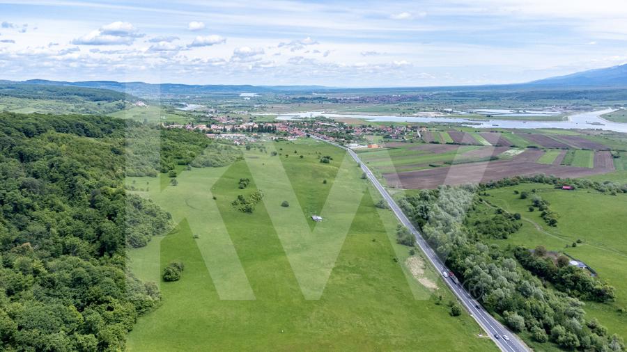 Teren de vânzare – 4.000 mp la intrare in Bradu, județul Sibiu
