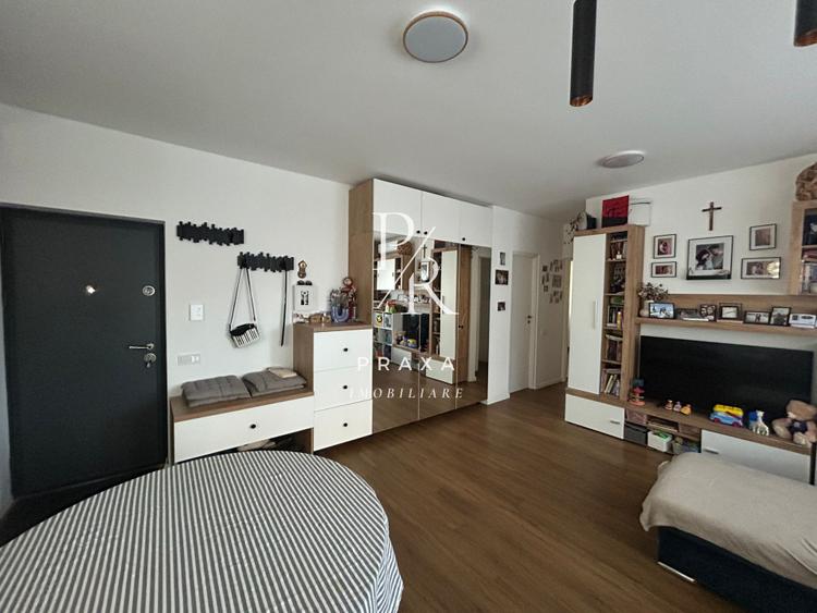 Apartament de vanzare 3 camere, 2 bai, parcare pe Cetatii!