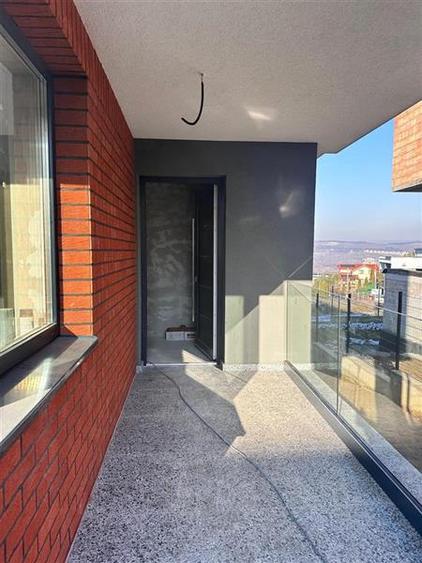 Vanzare duplex 5 camere teren 270 mp in Floresti- zona Vivo Mall